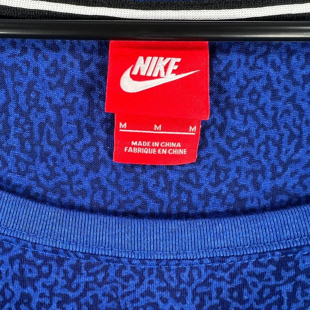 Nike‎ Shirt Womens Size Medium Blue Long Sleeve Activewear Lightweight Sharp